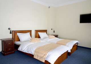 Отель Hotel Marczewski Бельско-Бяла Стандартный двухместный номер с 2 отдельными кроватями-10