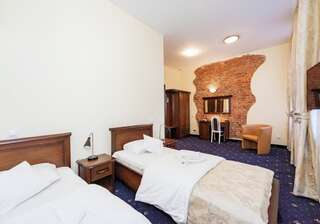 Отель Hotel Marczewski Бельско-Бяла Стандартный двухместный номер с 2 отдельными кроватями-12